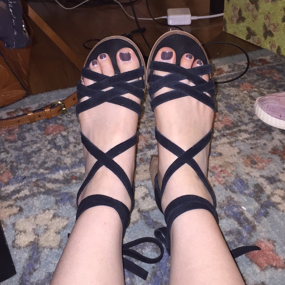 Steve Madden Black Lace Up Block Heel Sandal